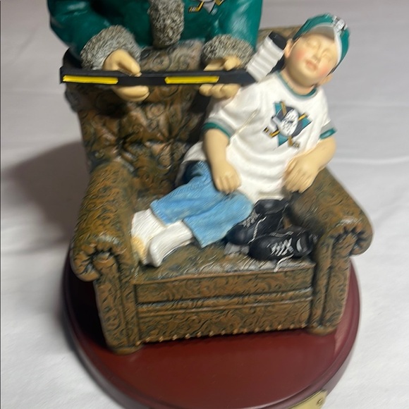 Mighty Ducks of Anaheim Limited Edition Santa and Child Holiday Decor - Picture 6 of 11